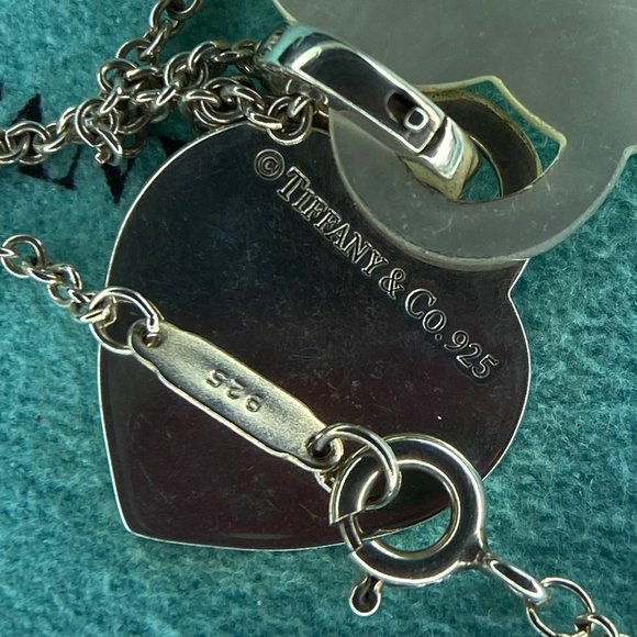 Tiffany & Co. Return to Tiffany and Mother of Pearl Necklace 18” - Picture 7 of 9